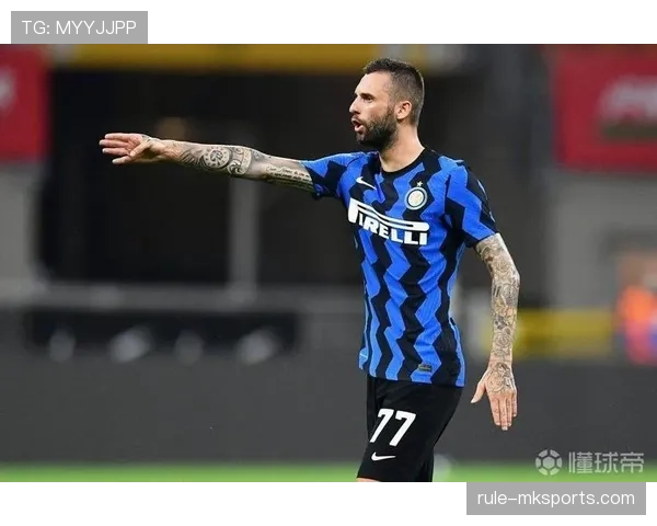 恰尔汗奥卢与布罗佐维奇中场对决再引战术热议,深度解析对球队格局影响 恰尔汗奥卢与布罗佐维奇中场对决再引战术热议,深度解析对球队格局影响